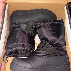 Worn once Northside Black Winter Boots with Insulated Design